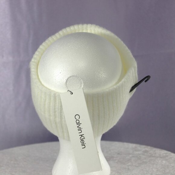 Calvin Klein White Ribbed Knit Beanie Hat–Classic Logo Winter Cap, Unisex Style - Picture 5 of 7